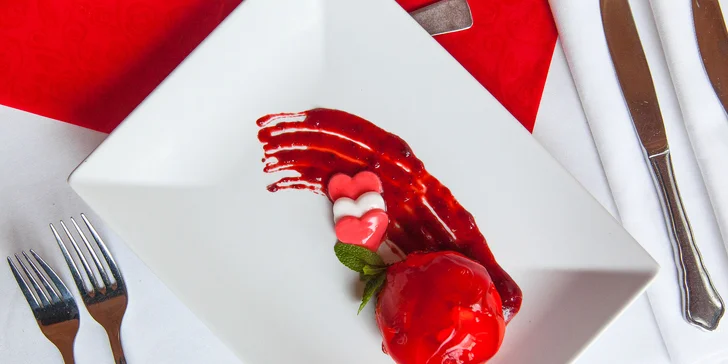 Trojchodové menu s fľašou prosecca pre 2 osoby v hoteli Pressburg