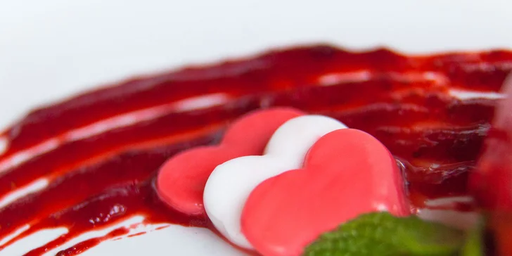 Trojchodové menu s fľašou prosecca pre 2 osoby v hoteli Pressburg