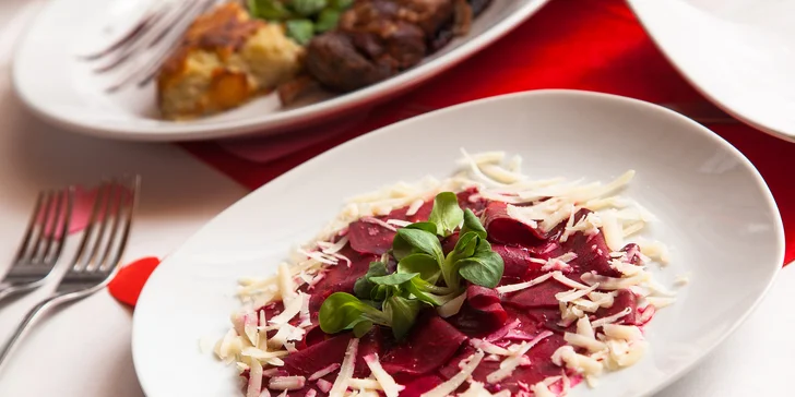 Trojchodové menu s fľašou prosecca pre 2 osoby v hoteli Pressburg