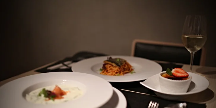 Tasting menu pre 2 osoby alebo grécky šalát a fresh