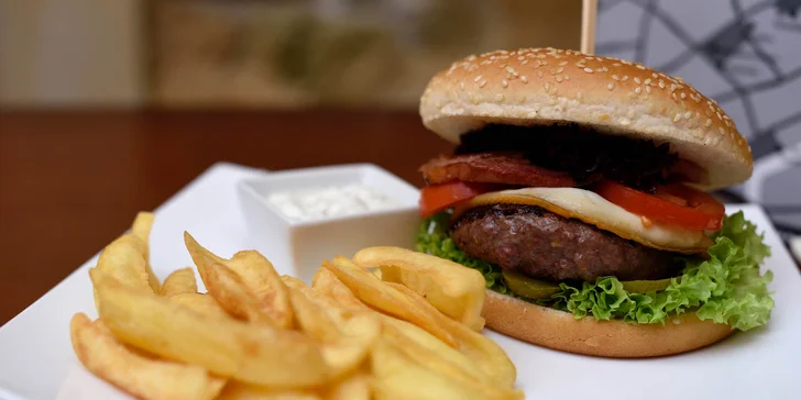 Poriadne obložený jelení či vegeburger - jedinečná akcia výlučne len pre Zľavomaťákov!