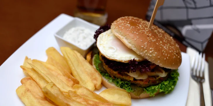 Poriadne obložený jelení či vegeburger - jedinečná akcia výlučne len pre Zľavomaťákov!