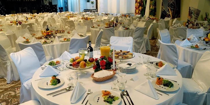 Luxus, umenie, dizajn, profi služby, špičková gastronómia a to všetko pod jednou strechou! Nezmeškajte príležitosť unikátnej dovolenky pre dvoch!
