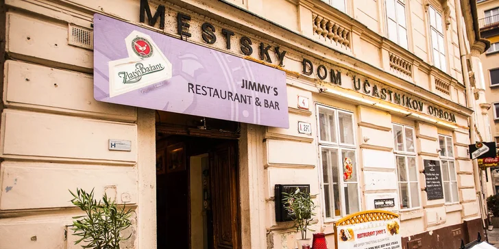 Kilo pečených rebierok s kyslou oblohou