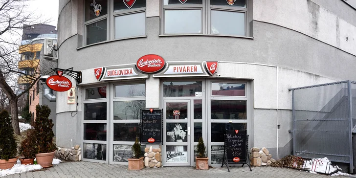 Neobmedzená konzumácia čapovaného Budvaru či dve pivá s panákom