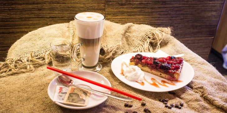 Lahodná káva podľa vášho výberu aj s muffinom alebo zákuskom v Grand caffe