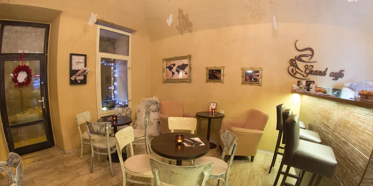 Čerstvé panini s džúsom alebo čajom v Grand caffe