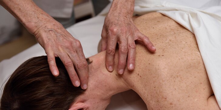Ajurvédska masáž pre dvojice či synchrónna masáž dvomi terapeutmi