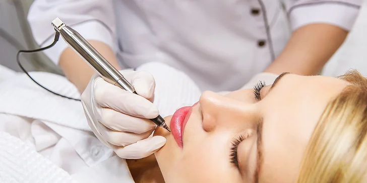 Permanentný make-up pier alebo obočia