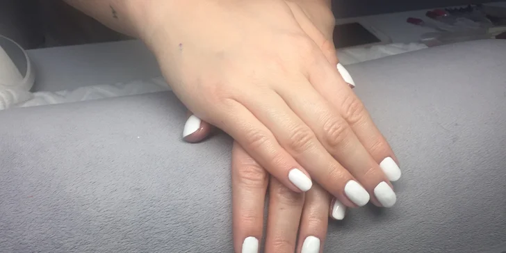 Klasická alebo japonská manikúra, alebo Shellac lakovanie