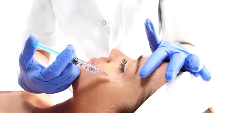 Totálny facelift pleti kmeňovými bunkami s ulterapiou