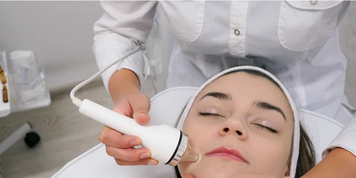 Relaxačná omladzujúca masáž s kyselinou hyalurónovou s možnosťou mezoterapie