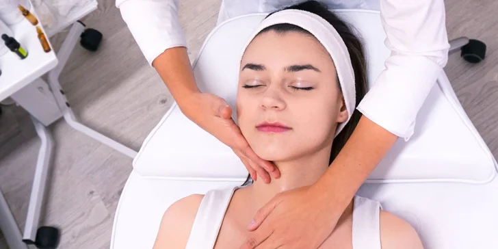 Relaxačná omladzujúca masáž s kyselinou hyalurónovou s možnosťou mezoterapie