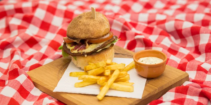 Vstupenka na Country bál Bumerang - menu v cene!