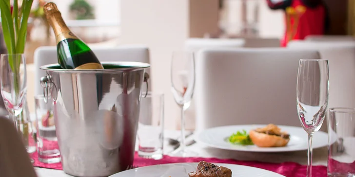 Trojchodové menu s fľašou sektu pre 2 osoby
