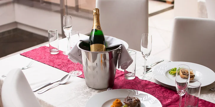 Trojchodové menu s fľašou sektu pre 2 osoby