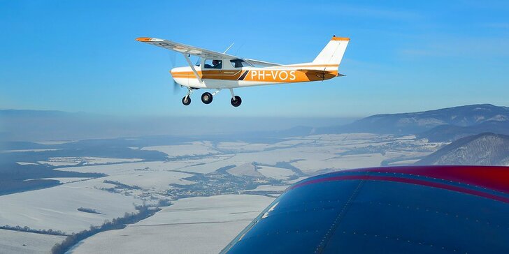 Let lietadlom Cessna 150 alebo Viper SD4 s možnosťou pilotovania na skúšku
