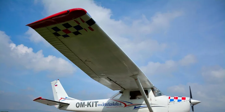 Let lietadlom Cessna 150 alebo Viper SD4 s možnosťou pilotovania na skúšku