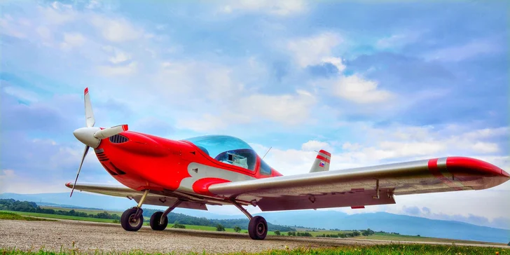 Let lietadlom Cessna 150 alebo Viper SD4 s možnosťou pilotovania na skúšku