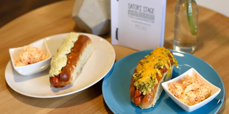 Cheddar Hot dog alebo Corn ´n´ bacon Hot dog aj s Kofolou