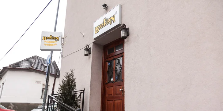 Rumcajsov srnčí guláš alebo pravý teľací rezeň (Wiener Schnitzel)