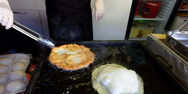 Bratislavské langoše na Kamennom námestí