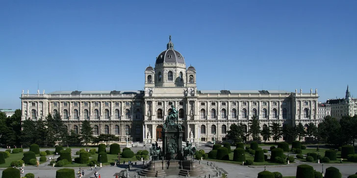 Veľká noc vo Viedni na námestí Freyung a nákupy v Primarku