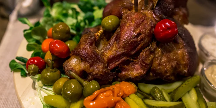Dvojkilové šťavnaté pečené bavorské koleno