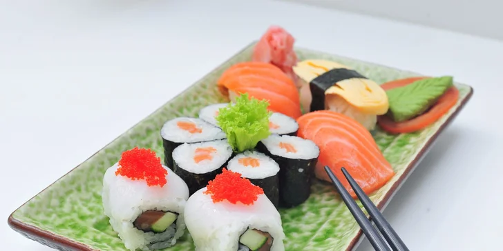 Sushi menu v Sushi bare Sunshine v Auparku