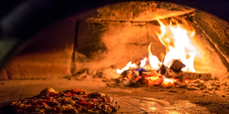 Pizza z pravej pece
