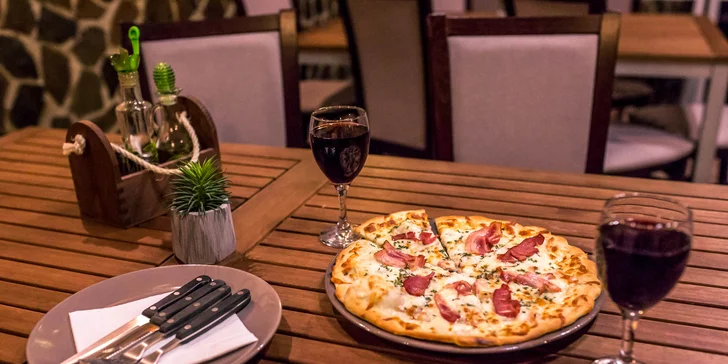 Pizza z pravej pece