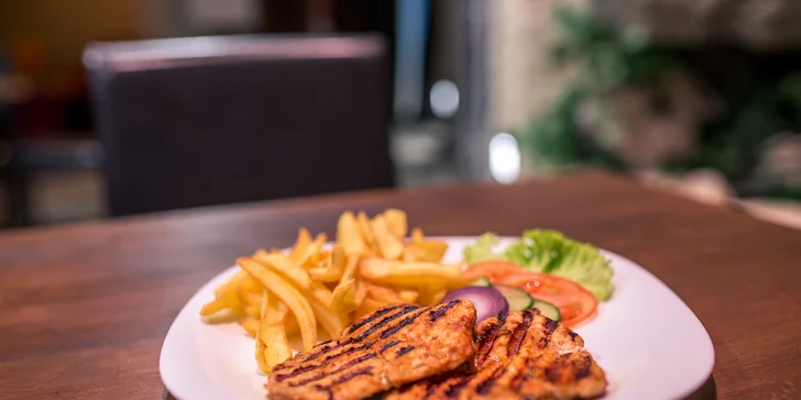 Kurací steak s hranolčekmi