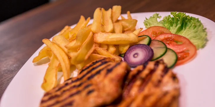 Kurací steak s hranolčekmi