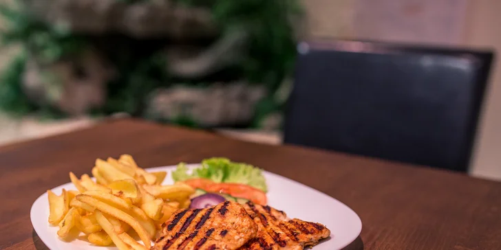 Kurací steak s hranolčekmi