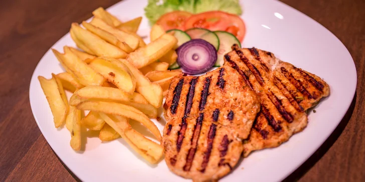 Kurací steak s hranolčekmi