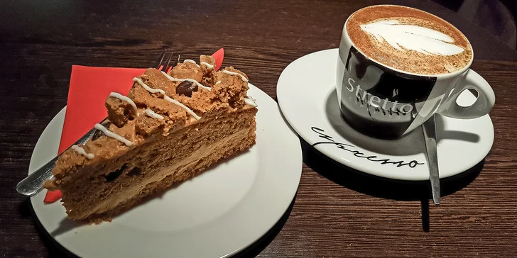 Espresso či cappuccino s koláčikom