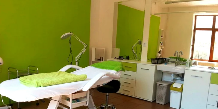 Omladzujúca masáž tváre s galvanizáciou