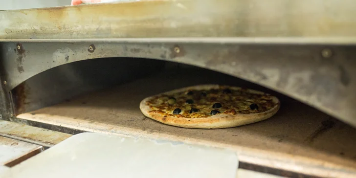 Skvelá chrumkavá pizza - až 10 druhov na výber!