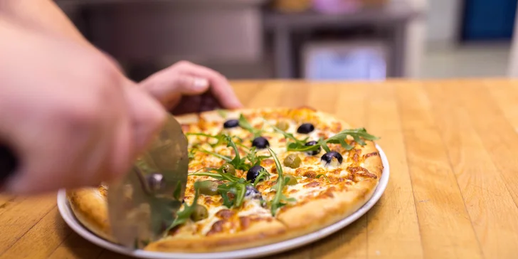 Skvelá chrumkavá pizza - až 10 druhov na výber!