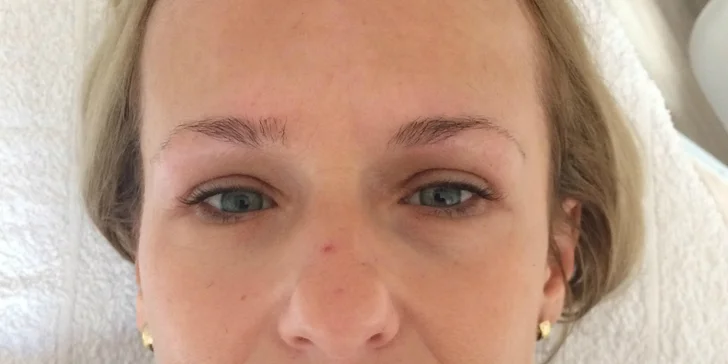 Permanentný make-up čepieľkovou metódou