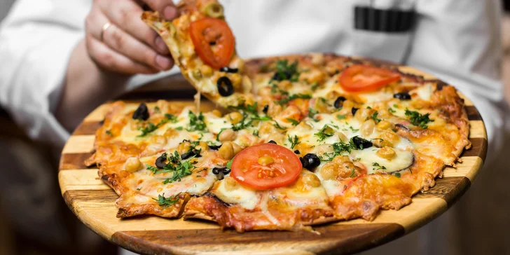 Klasická pizza v HAPPY HOURS alebo počas celého dňa - na výber z 8 druhov