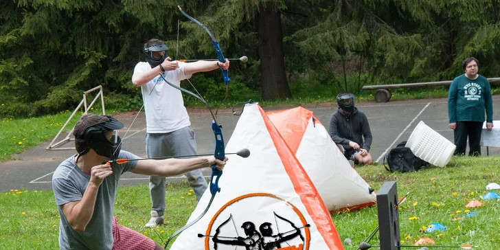NOVÝ zážitok! Lukostrelecká vybíjaná - Archery Strike