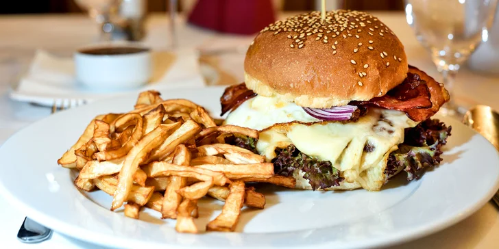 XXL Hovädzí burger alebo vegetariánsky burger