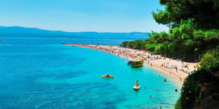 Letná pohoda v letovisku Makarska Riviéra s polpenziou