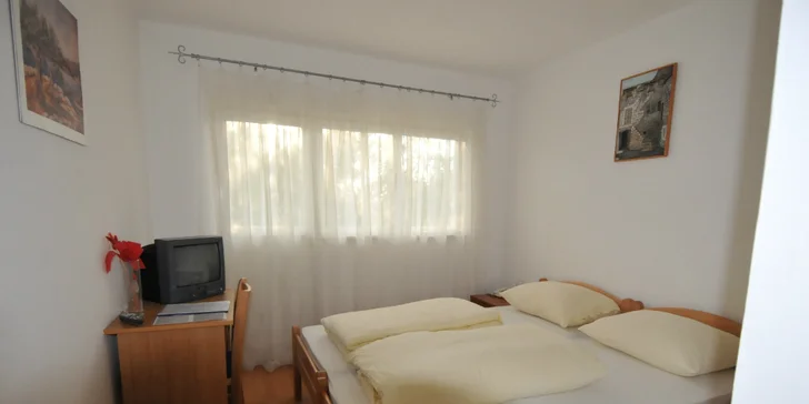 Letná pohoda v letovisku Makarska Riviéra s polpenziou