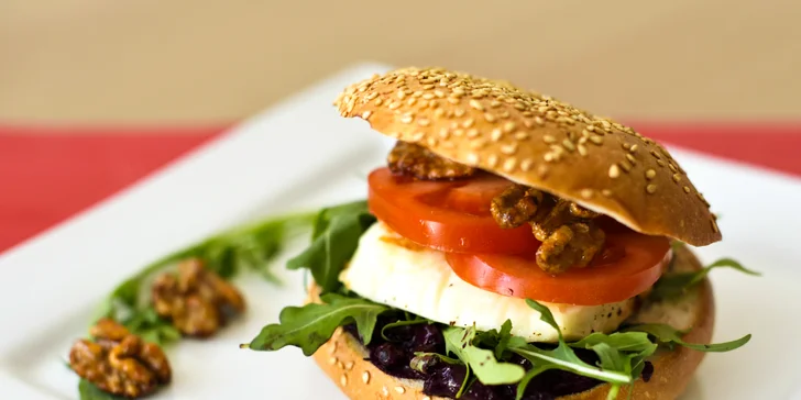 4 druhy chutných burgerov - aj na donášku!