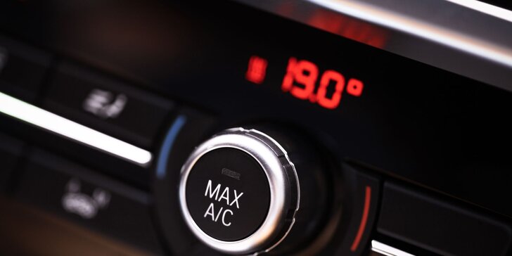 Dezinfekcia interiéru auta ozónom alebo servis klimatizácie