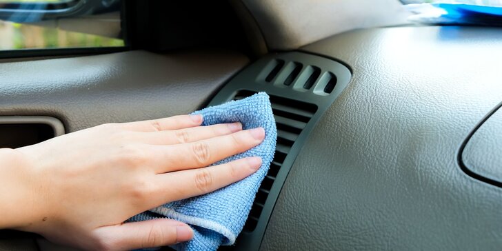 Dezinfekcia interiéru auta ozónom alebo servis klimatizácie