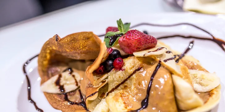Cheesecake alebo proteínové palacinky s espressom