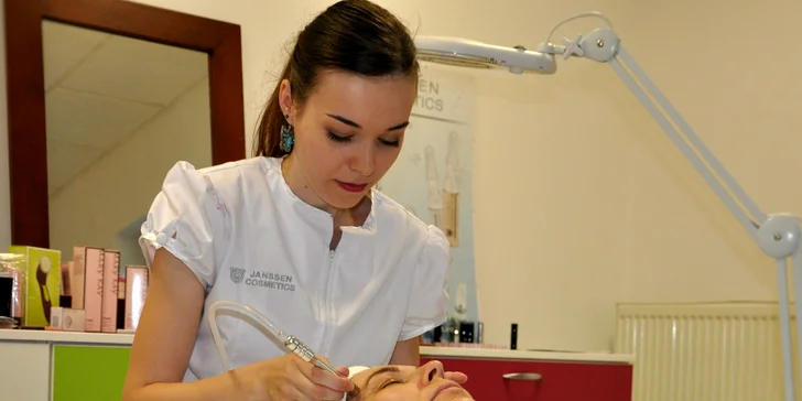 Kúry na hydratáciu, omladenie či na citlivú pleť tváre, krku a dekoltu